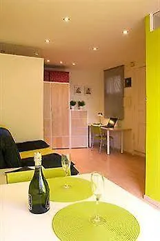 Feelathome Vila Apartment Barcelona