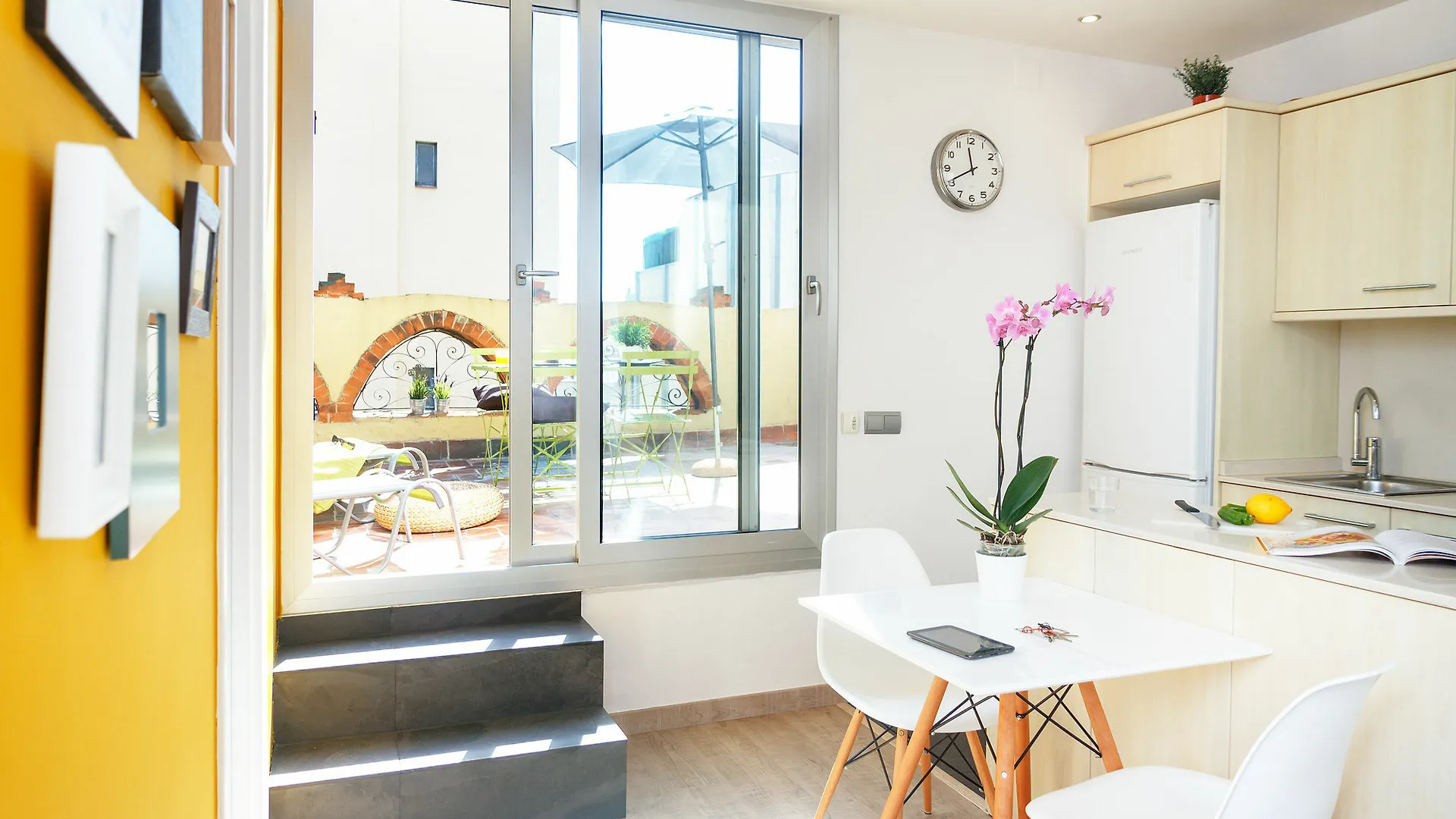 Feelathome Vila Apartment contacts