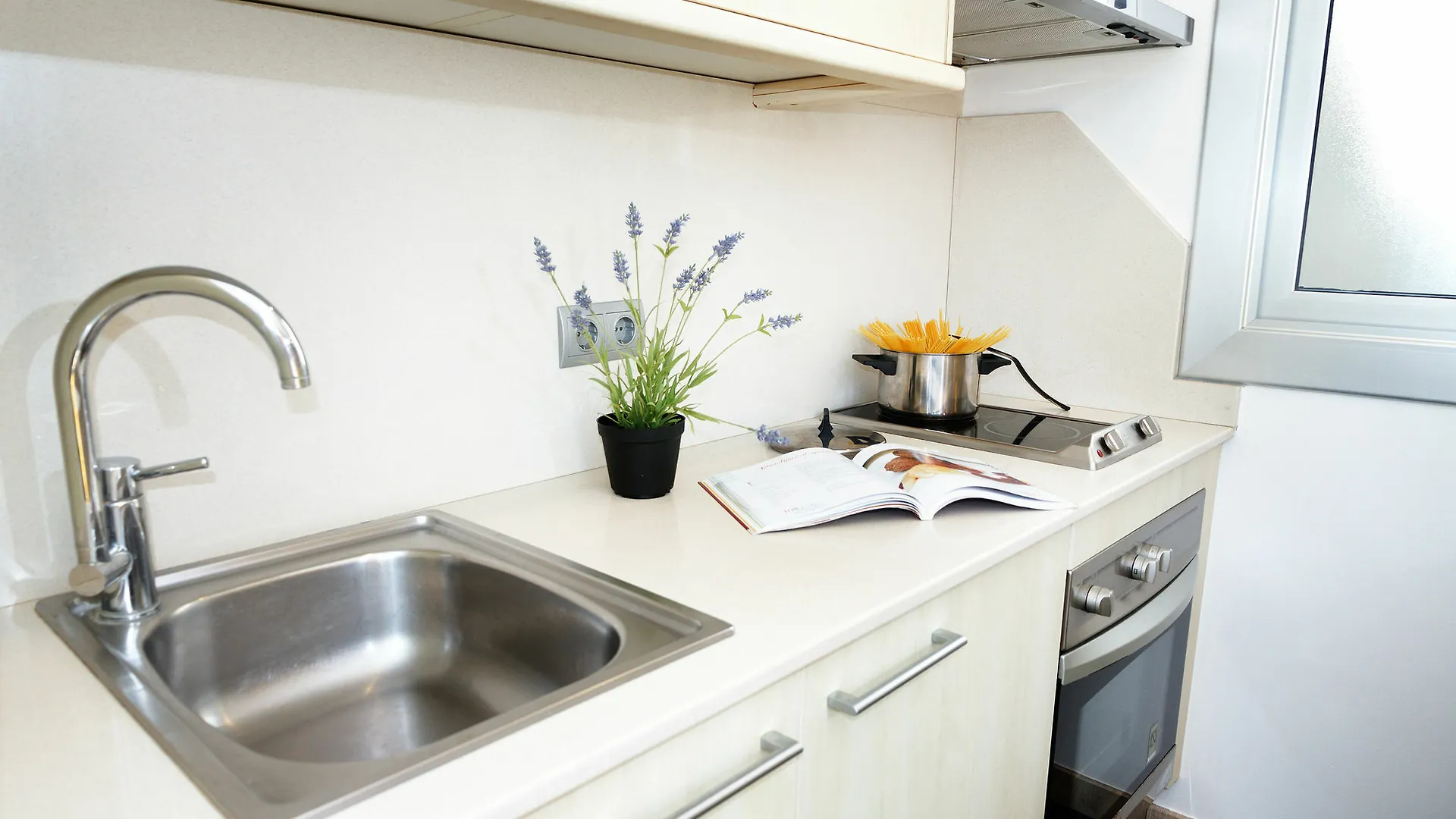 Feelathome Vila Apartment برشلونة إسبانيا